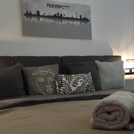 Gockel Homes 1 - Zentral Mit Balkon & Netflix Эссен Экстерьер фото